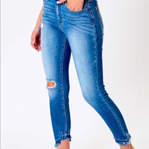 BRAND NEW kancan high rise distressed skinny jean - Picture 13 of 16